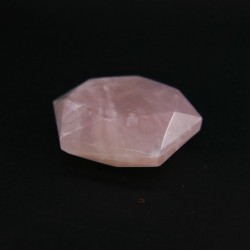 Estrellas talladas en Cuarzo Rosa (El precio es por 100 gr)