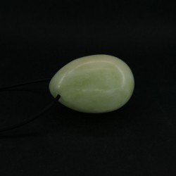 Huevo Grande de Jade con Agujero